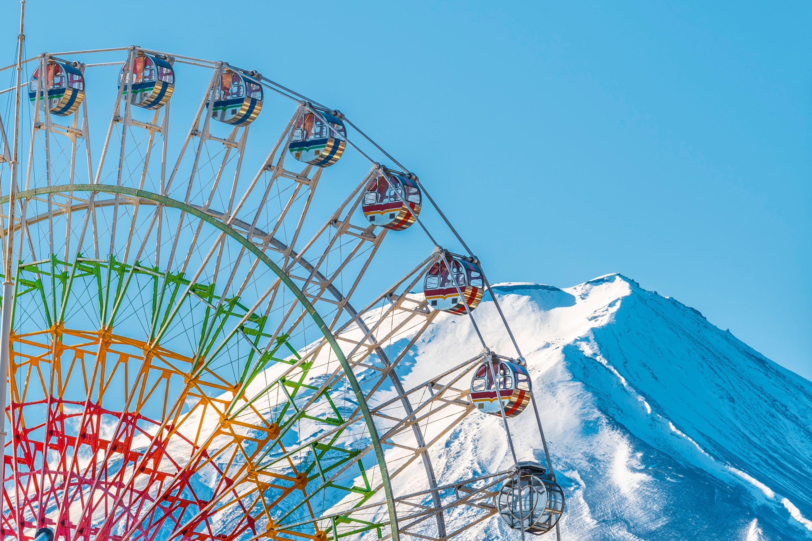 Fuji-Q Highland, Fujiyoshida, Yamanashi prefecture, Japan. The Shining Flower ferris wheel.